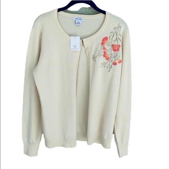 Anna Rose Sz M Sweater NWT Clasp On Front - Picture 2 of 13